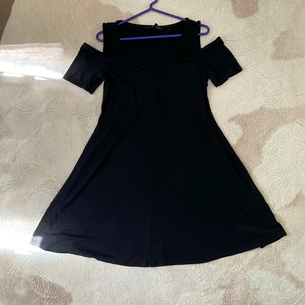 White House Black Market Cold Shoulder Black Knit
Shift Dress